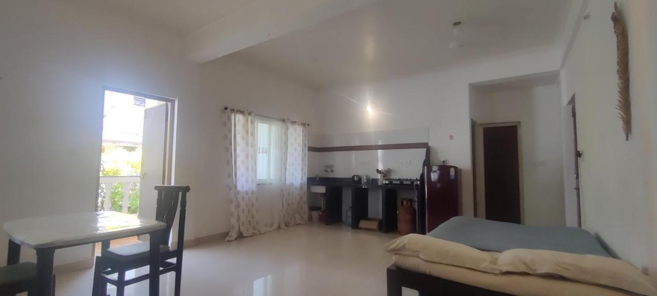 J-House, Spacious Apartments With Balconies, Thalassa 1Min Away Siolim Eksteriør bilde